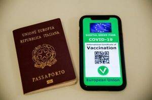 Ricostruzione grafica del Green pass, il certificato digitale Covid dell'Ue Ricostruzione grafica del Green pass, il certificato digitale Covid dell'Ue