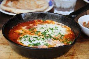 Un piatto di Shakshuka